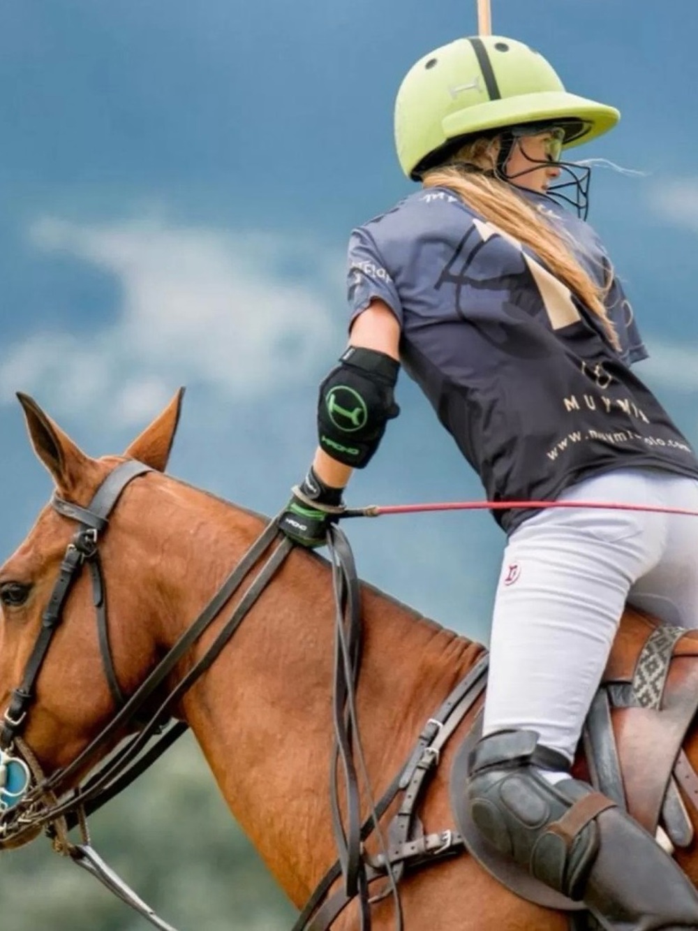 Women's White Polo Breeches - Picture 2 of 5
